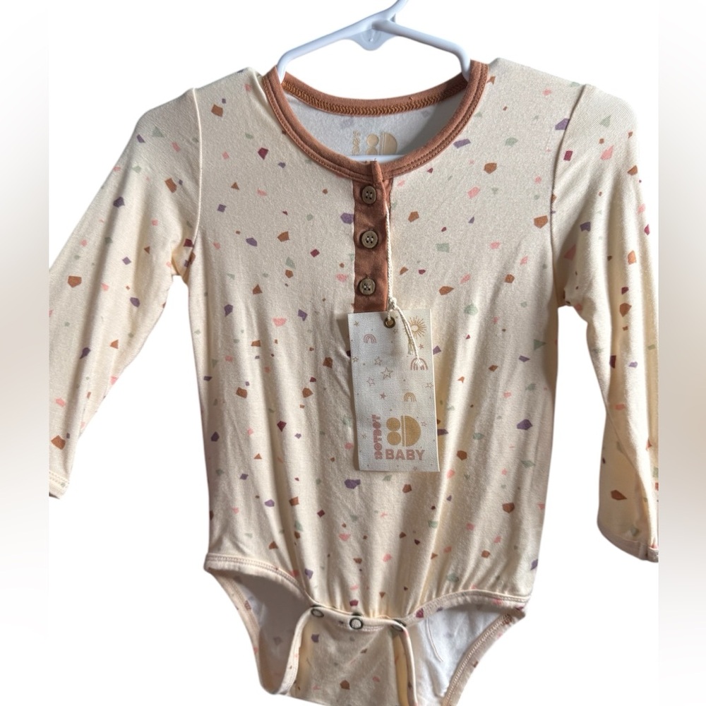 Dot dot baby Bamboo onsie